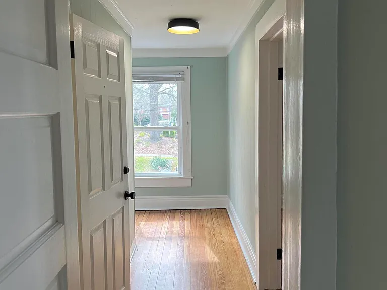 145 E Vermont Ave #B — Photo 10