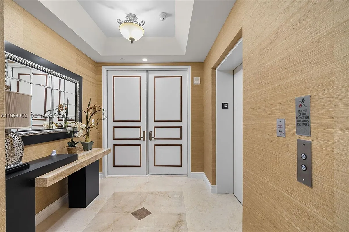 Building Photo - 16047 Collins Ave #1202