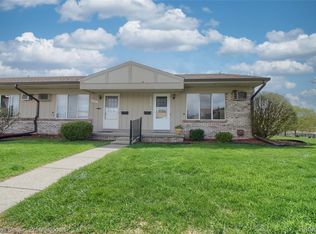 25315 Franklin Ter N #8, South Lyon, MI 48178