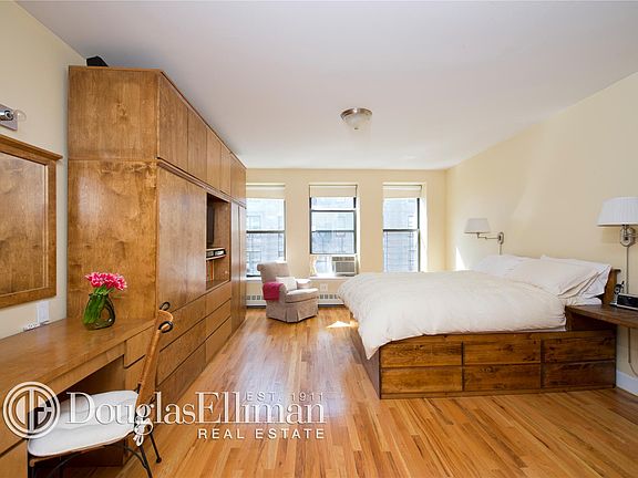 4th image of 209 W 111th St APT 2