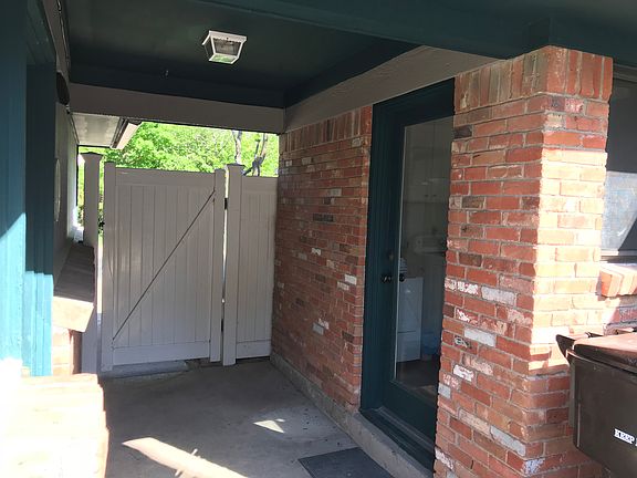 2nd image of 2513 Rockbrook Dr