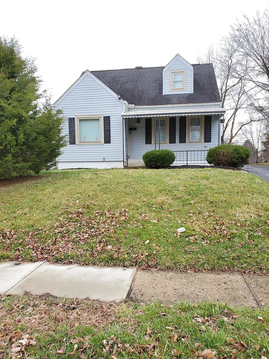 2327 Argyle Dr photo 1