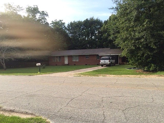 1st image of 304 E 5th St