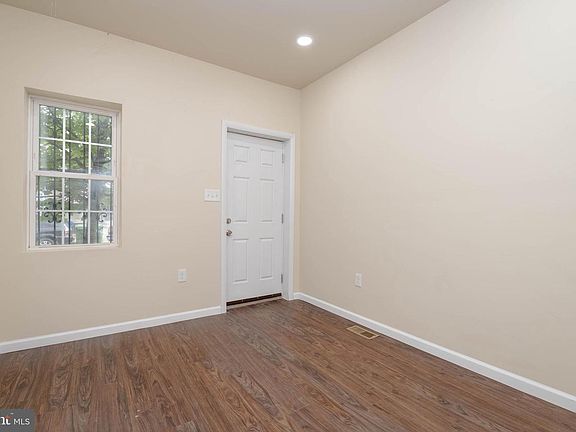 4th image of 1839 Ramsay St