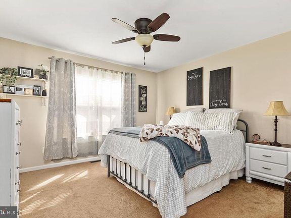 4th image of 209 Centennial Dr