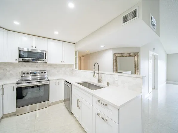 13810 Oneida Dr, Delray Beach, FL