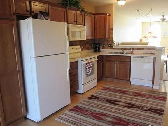 5th image of 660 Village Ln #75