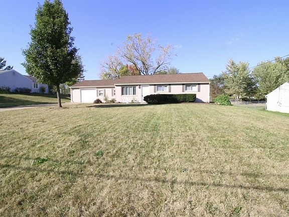 2nd image of 859 Diane Ave