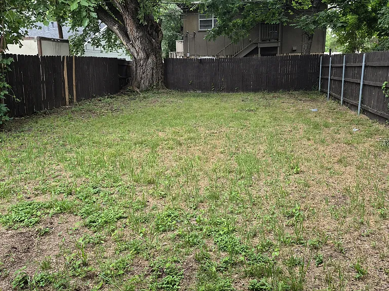 406 Matt Ln — Photo 20