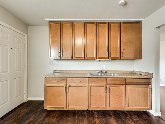 4th image of 5114 Columbia Ave Unit 211