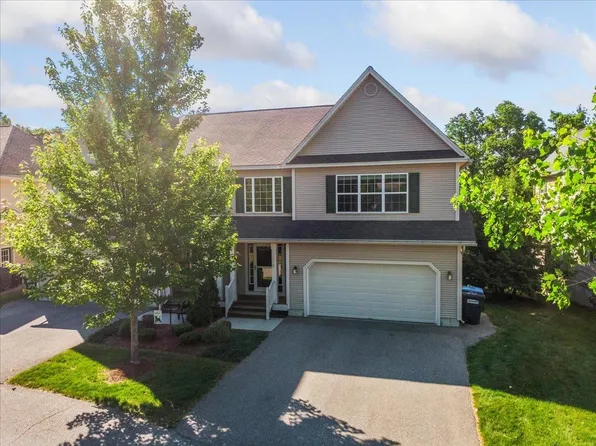 20 Laurel Drive, Essex, VT 05452