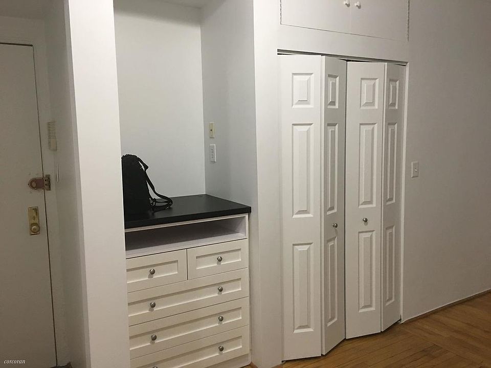 1st image of 164 Thompson St APT 1