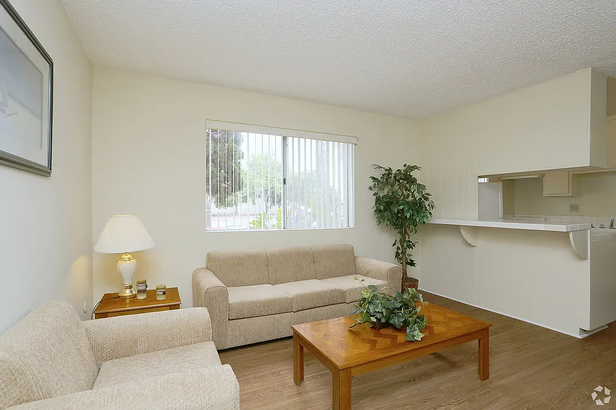 1 bed, 500 sqft, $1,795 — Photo 2