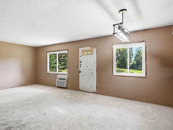 3rd image of 2272 King Road