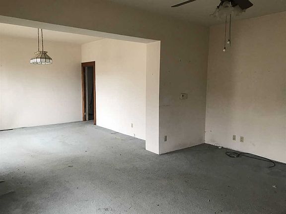3rd image of 1400 S Grand Ave