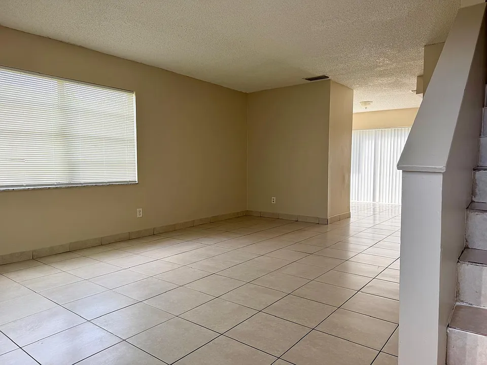 1920 NW 58th Ter