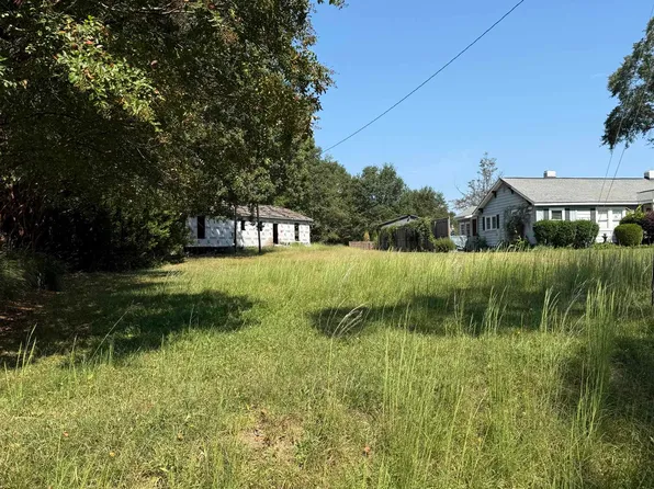 131 Ccc Camp Rd, Greer, SC 29651