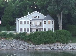 16 Sunrise Ln, Grand Isle, VT 05458