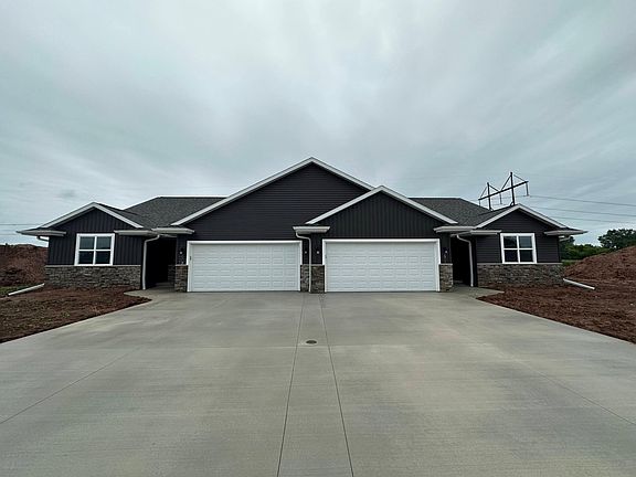 3rd image of 2913 Sabal Oak Dr