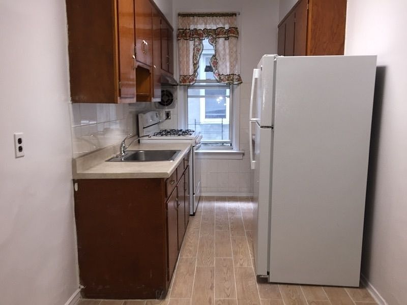 2nd image of 4117 49th St APT 1R