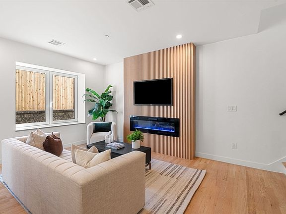 4th image of 122 Washington St #2
