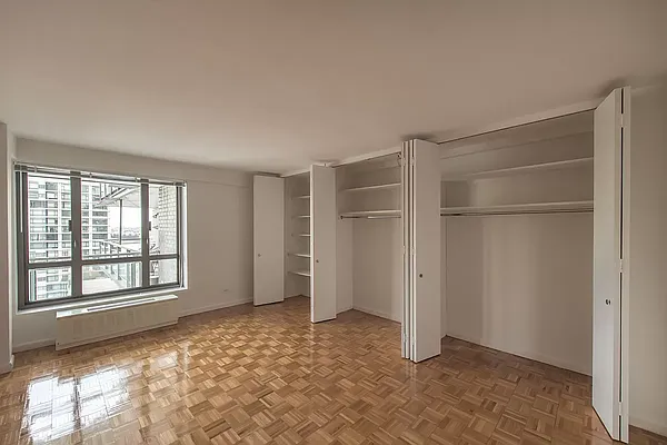 Rented by Solow Realty | media 13