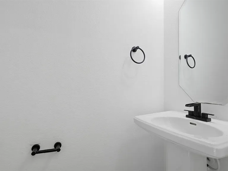 27947 Hendrix Park Dr — Photo 16