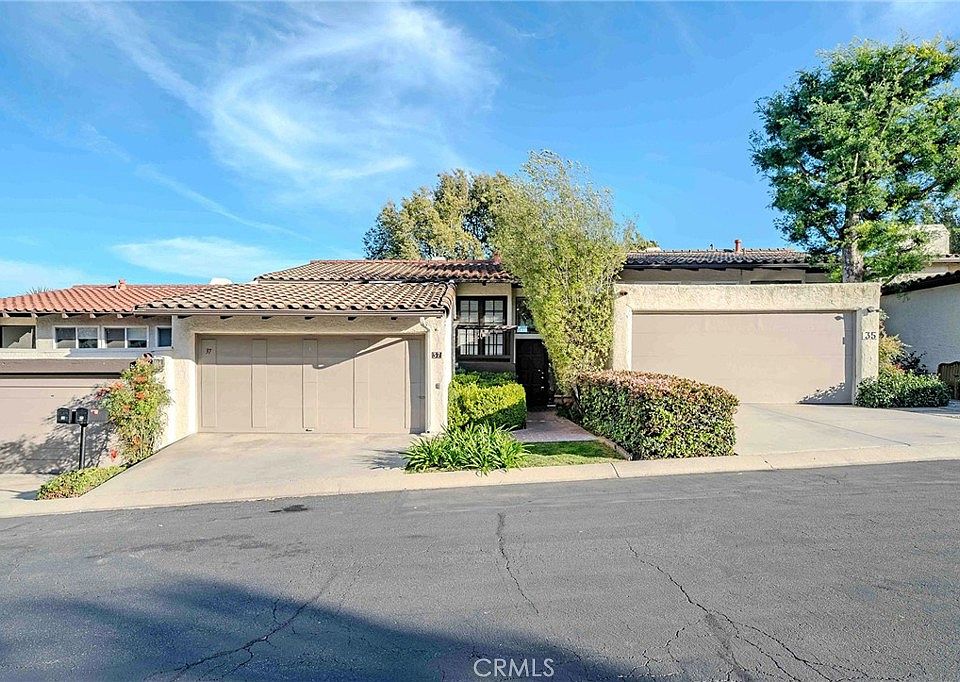 1st image of 37 Cottonwood Cir