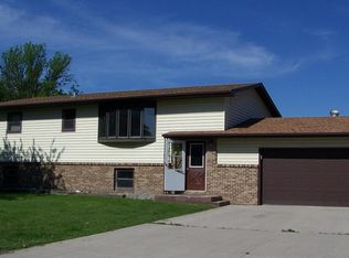 1039 Richland St, Wahpeton, ND 58075