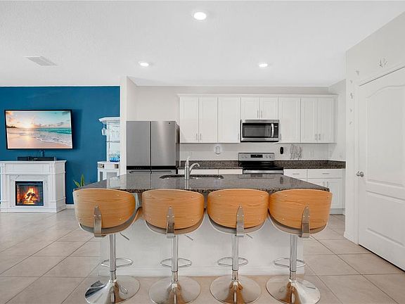 3rd image of 33 BELLA OAKS DRIVE