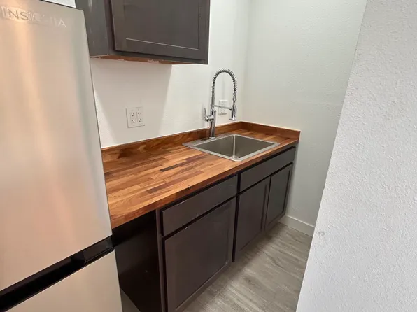(undisclosed Address), Las Vegas, NV 89121