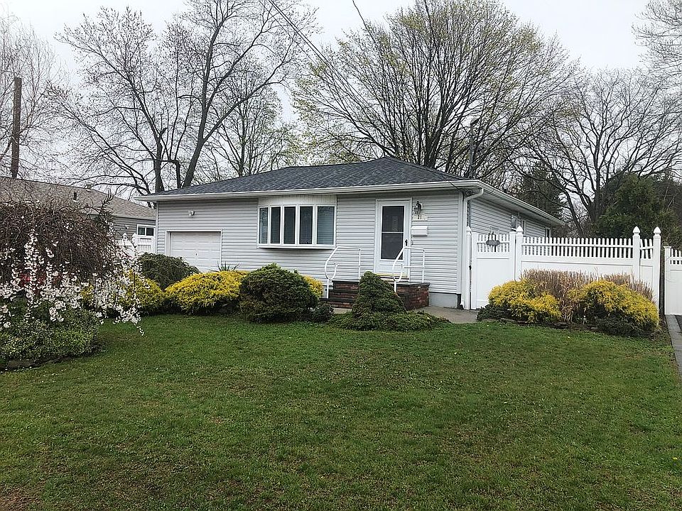 1st image of 21 Pearsall Pl