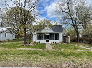 616 E South St, Mount Vernon, MO 65712