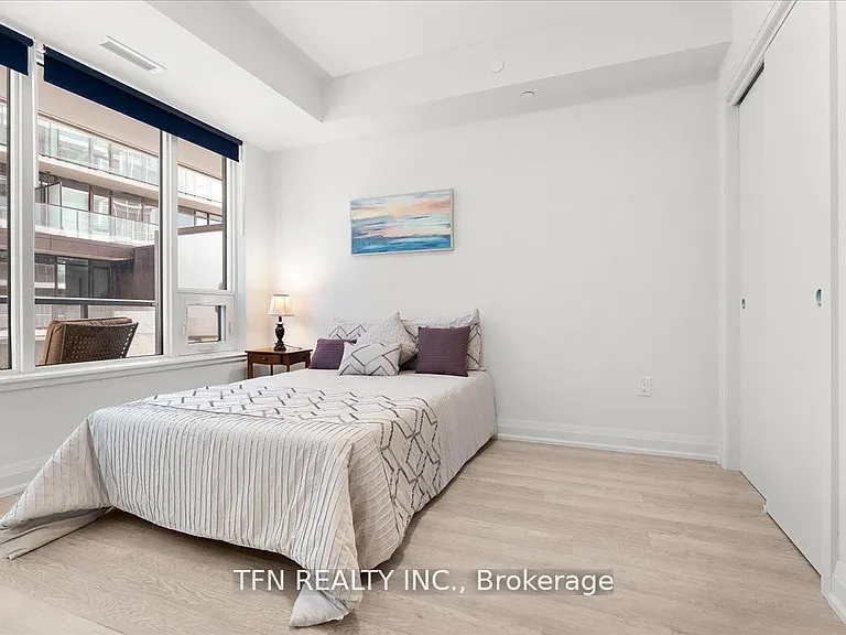 212 King William St #513 — Photo 11
