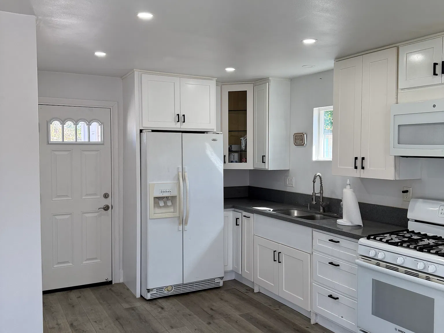 Studio, 510 sqft, $2,200 — Photo 2