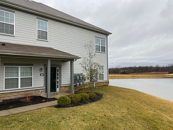 2nd image of 481 Redwood Ln #1