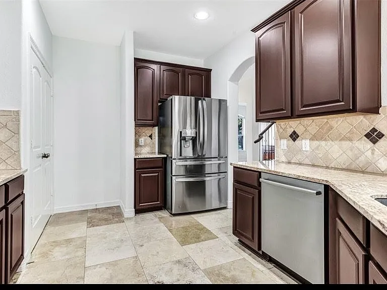 9839 Planters Row Dr — Photo 18