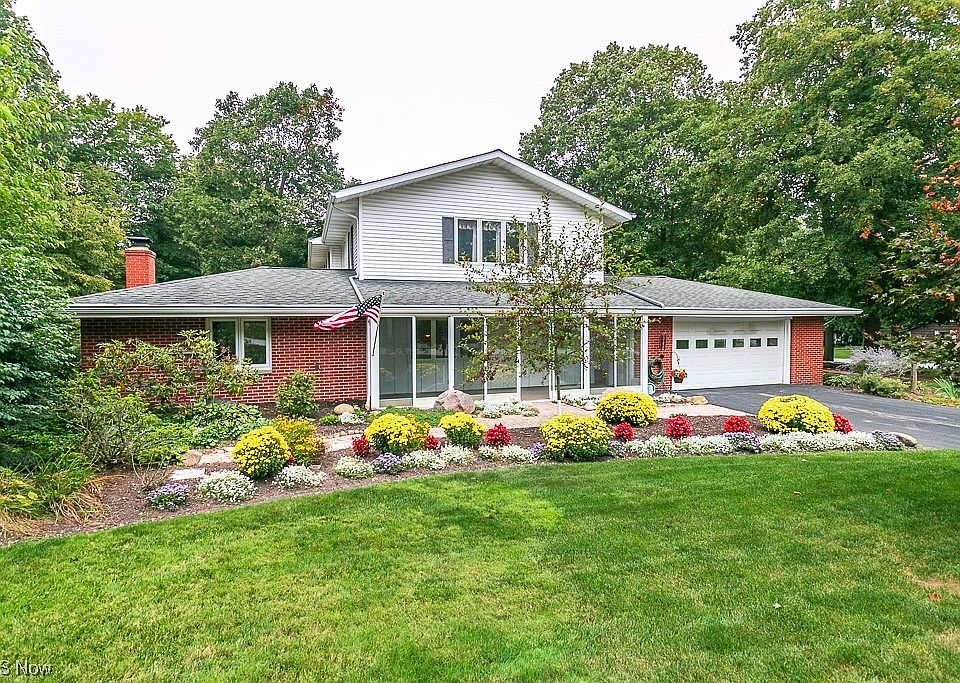 1st image of 9166 Creekwood Dr