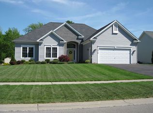 28 Carrington Dr, Rochester, NY 14626