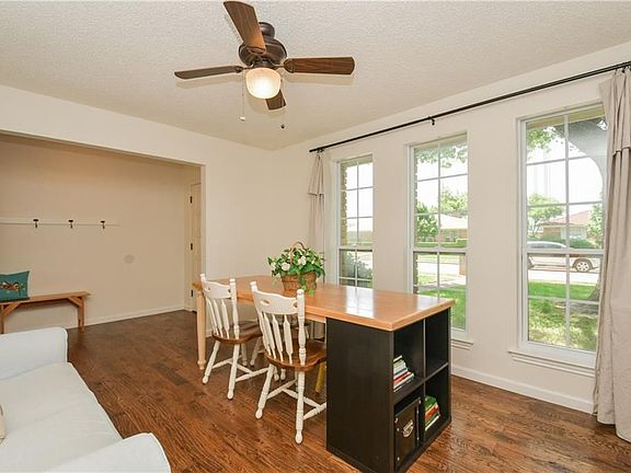 3rd image of 2425 Northcrest Dr