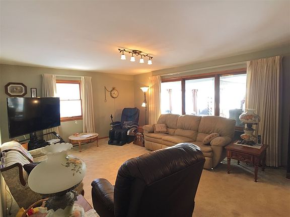 5th image of 2640 E Fairoaks Dr