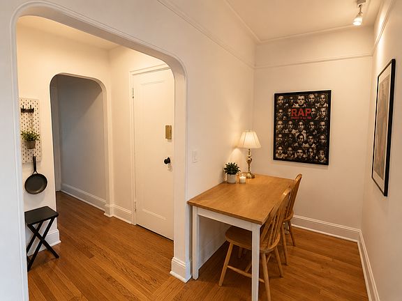 4th image of 341 E 22nd St APT 4b