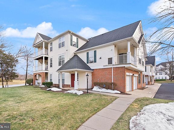 5th image of 25240 Lake Shore Sq Unit 200