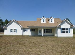 195 Heath St, Baxley, GA 31513