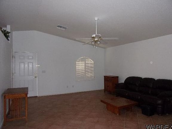 5th image of 7900 E Larkspur Dr