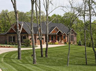 200 Lansdowne Cres, Louisville, KY 40245