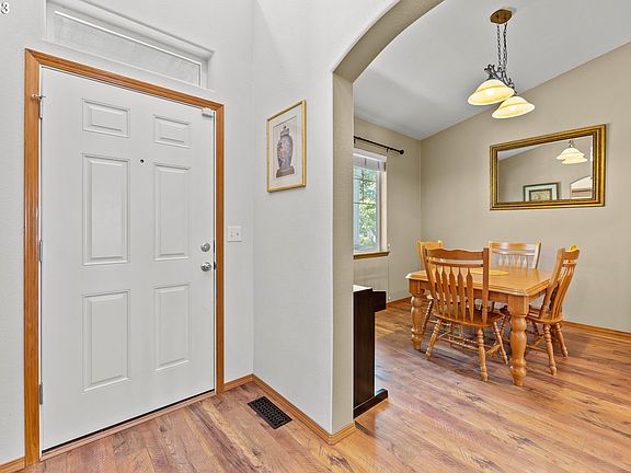 4th image of 18517 SE 43rd Ln