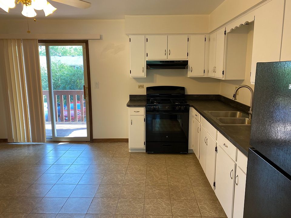 2nd image of 1465 Abbott Dr APT 1W