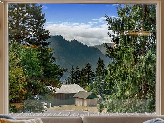 5th image of 212 Stewart Rd