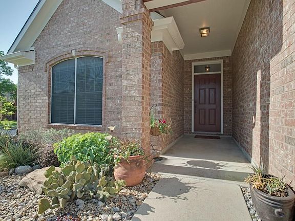 3rd image of 2516 Fox Hollow Ct